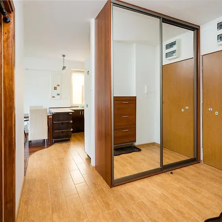 Apartment Mlociny Spacious
