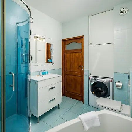 Mlociny Spacious Apartment Warsaw